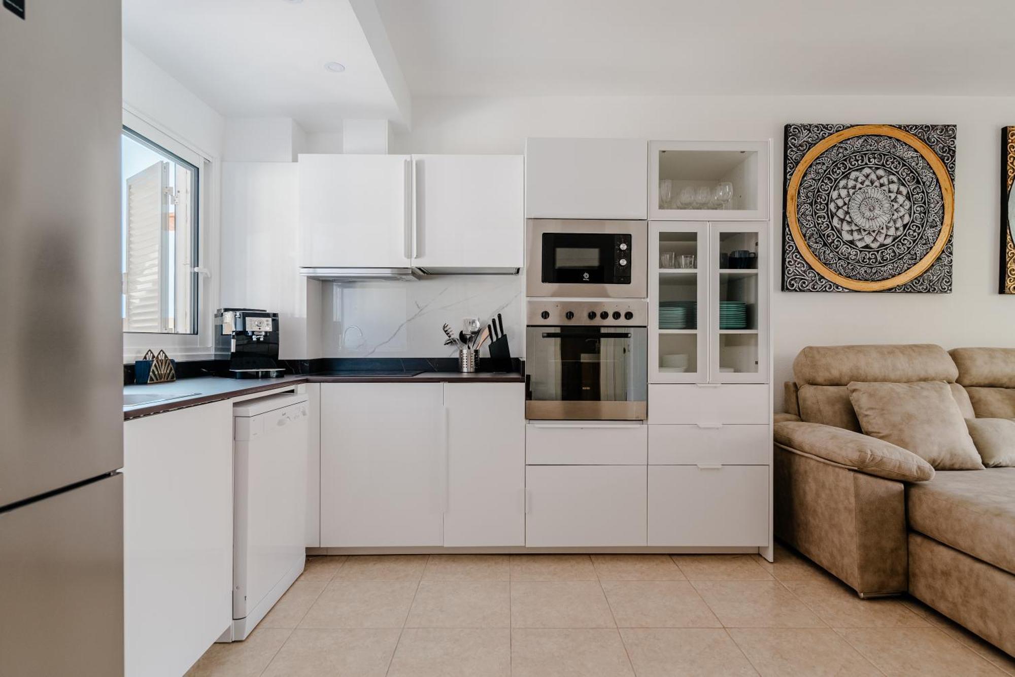 Comfortable 4-Bedroom Villa With Private Gardens Costa Adeje  Exterior foto